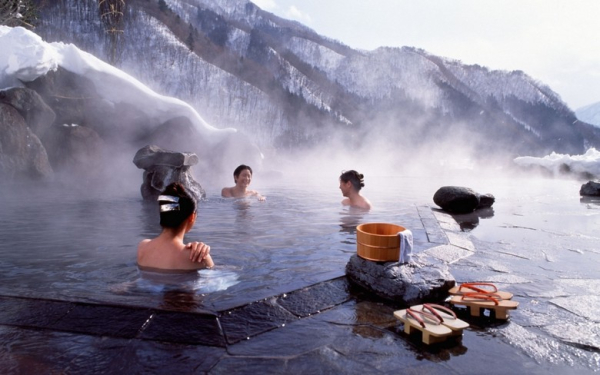 Tour Nhật Bản mùa đông từ Hà Nội: Ngắm tuyết hay onsen?