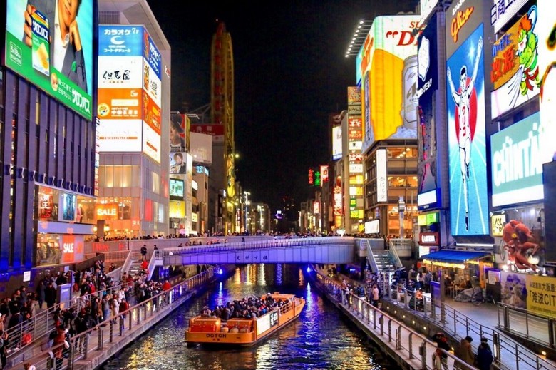  Phố Dotonbori đông đúc ánh đèn neon buổi tối