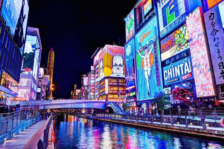 Kênh Dotonbori rực đèn neon nhìn từ thuyền dạo kênh
