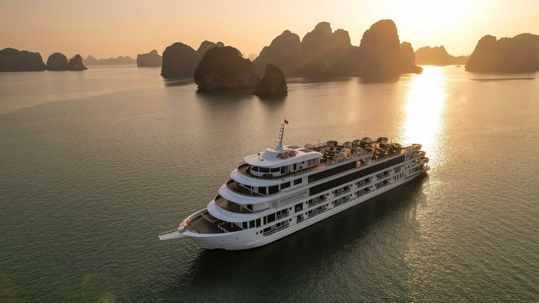 Du thuyền tham quan vòng vịnh Matsushima