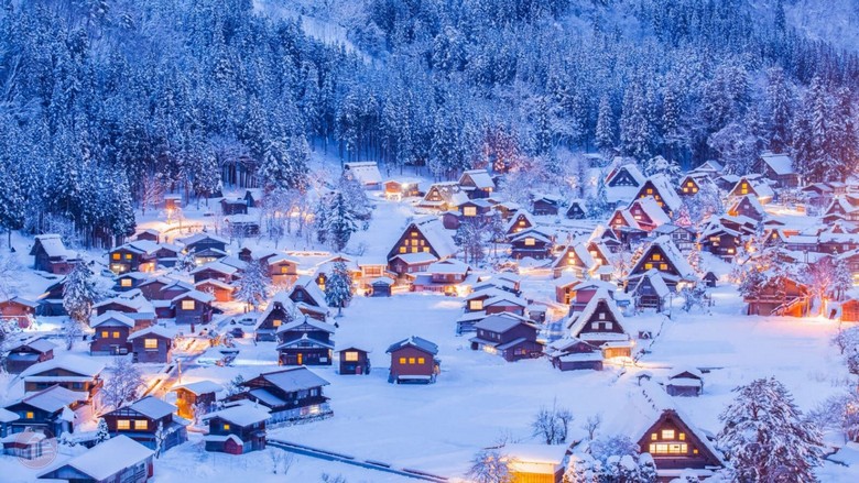 Làng shirakawago phủ tuyết