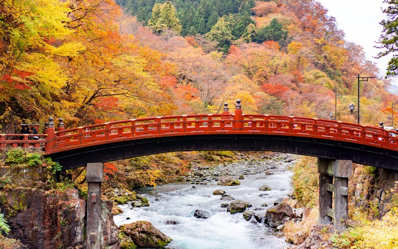 Cầu đỏ Shinkyo ở Nikko