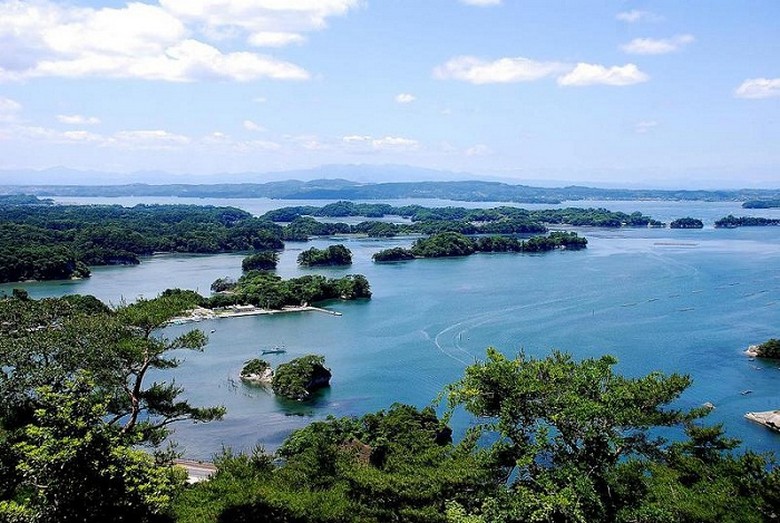 Vịnh Matsushima với hàng trăm đảo nhỏ phủ thông